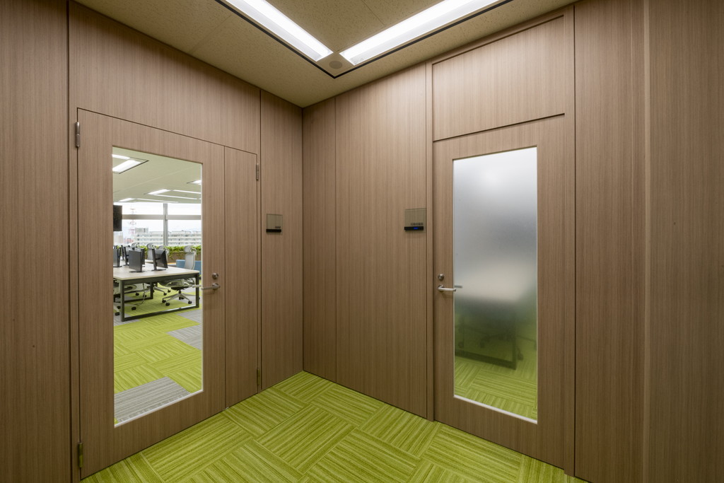 執務室前室 応接会議室入口・執務室入口