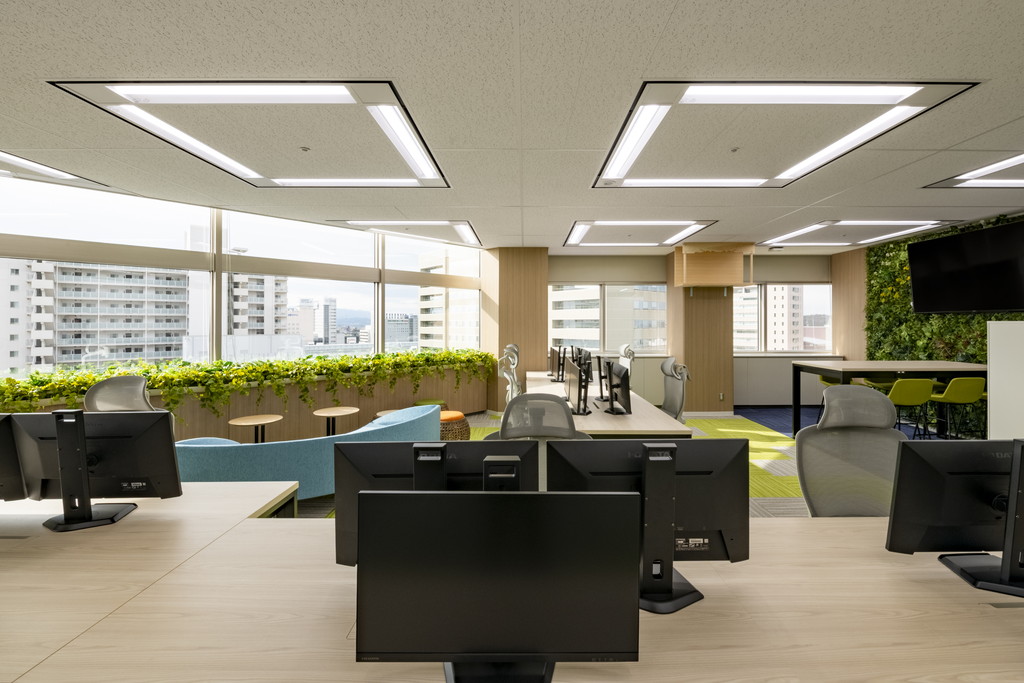 執務室 南からの全景