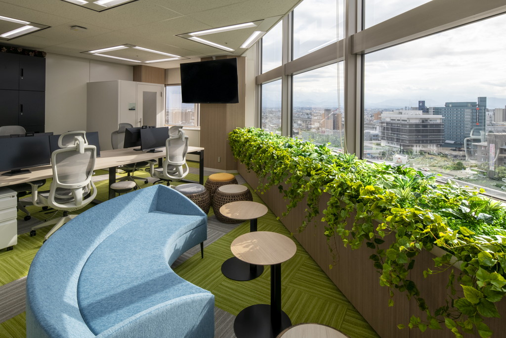 リフレッシュエリア 窓際